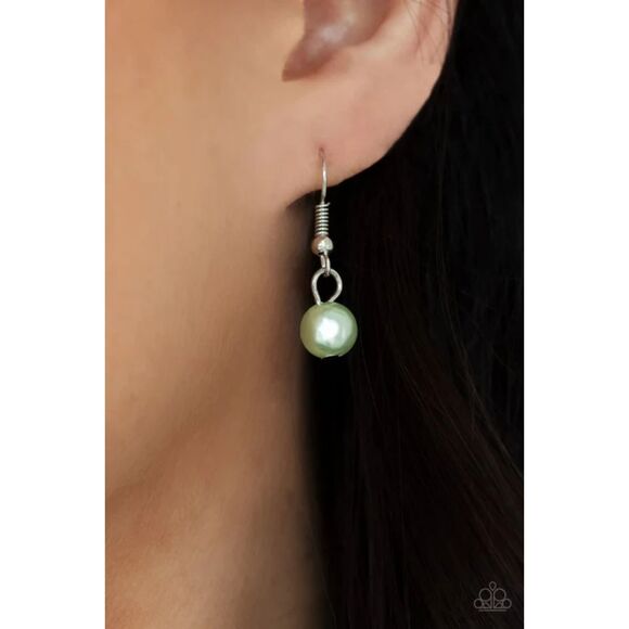 Parisian Princess Green Necklace (70) - Picture 3 of 3